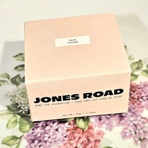 Jones Road What The Foundation Skin-Nourishing Ingredients with Jojoba Oil NEW